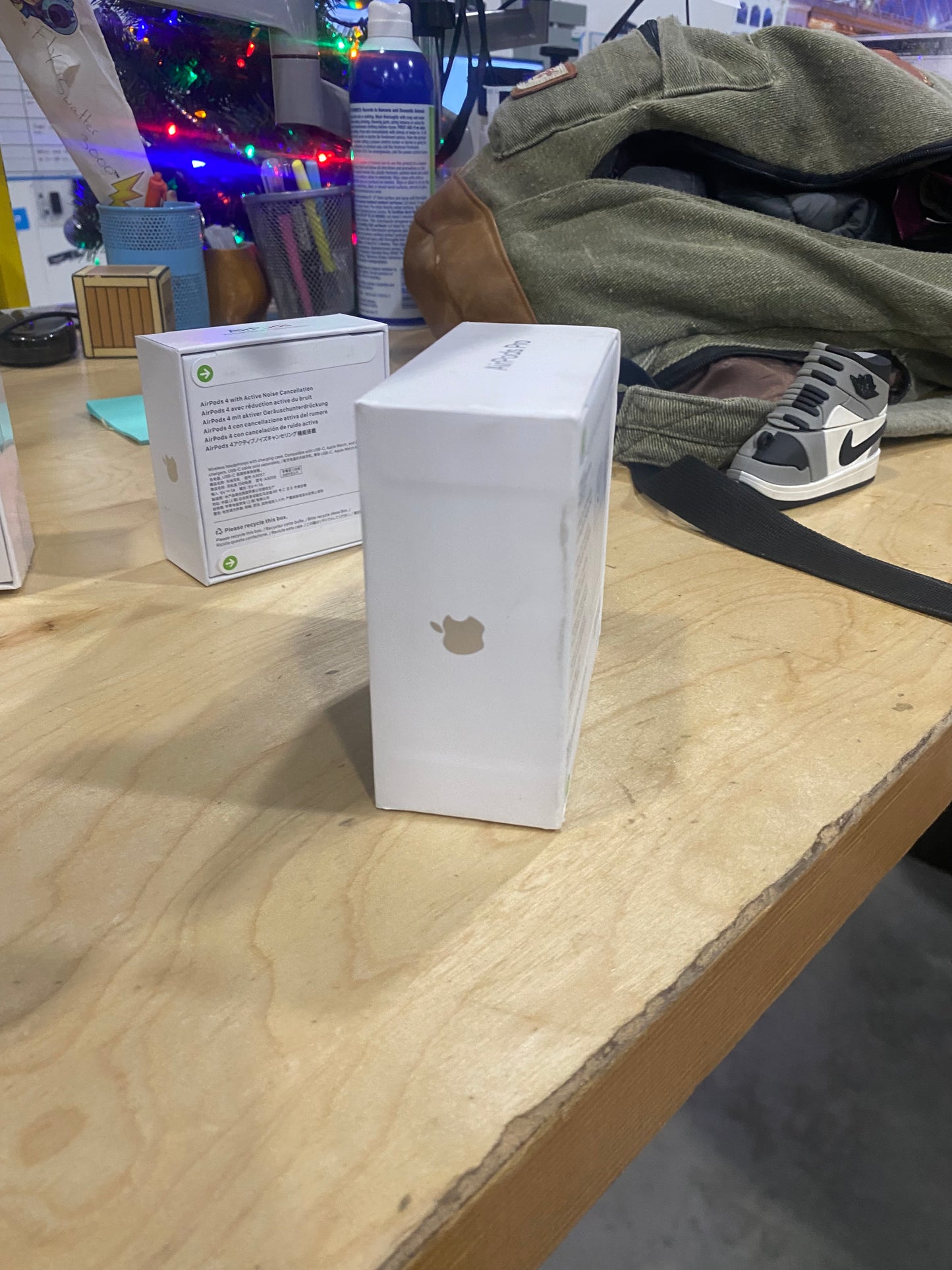 apple airpods 2nd gen pro [refurbished]